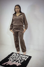 Load image into Gallery viewer, Women’s sweat suit - brown